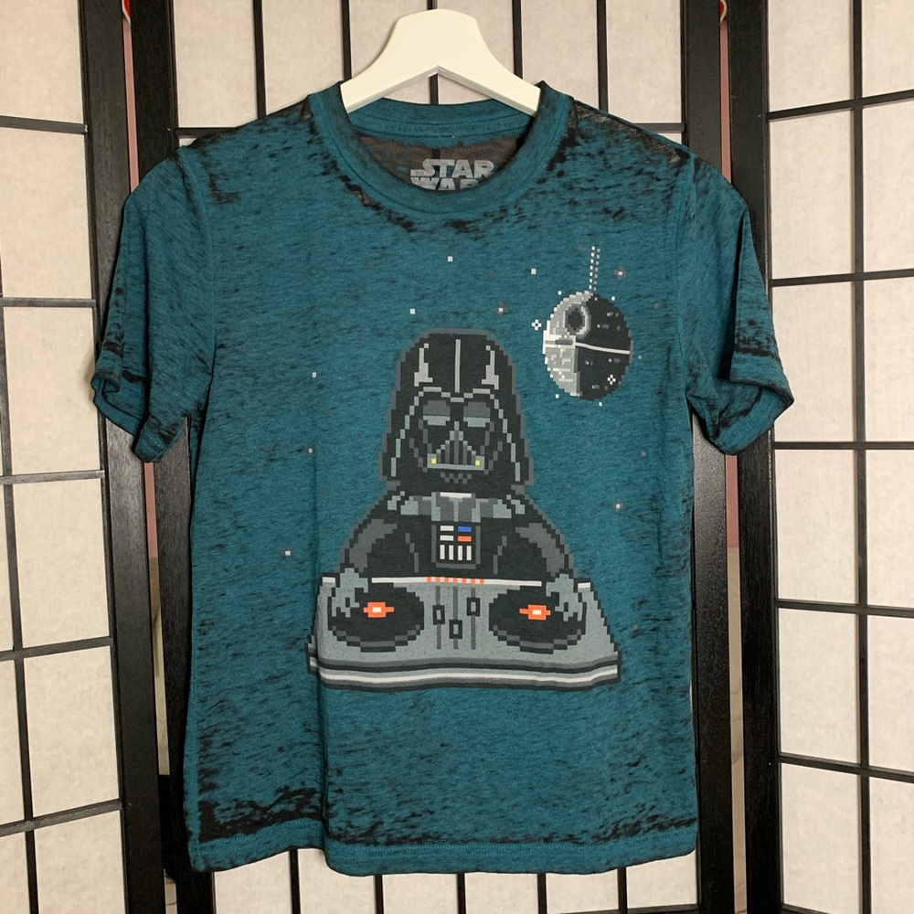 Kids Star Wars DJ Darth Vader pixel shirt